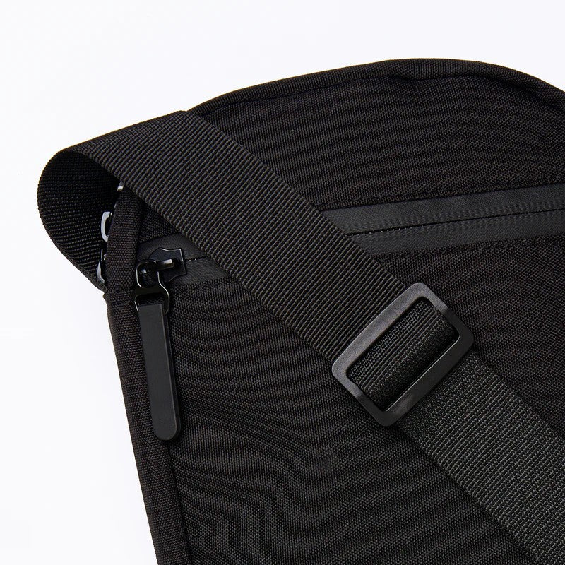 Urban Wolf Travel Sling Mini (Black)